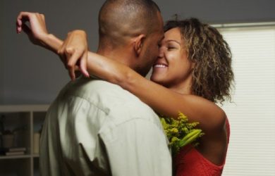 10 Simple Gestures for Saying “I Love You” Without Uttering a Word