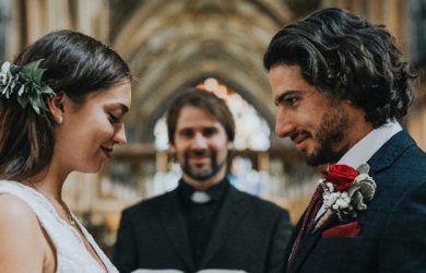 How to Write Feminist Wedding Vows That Show Equality & Love