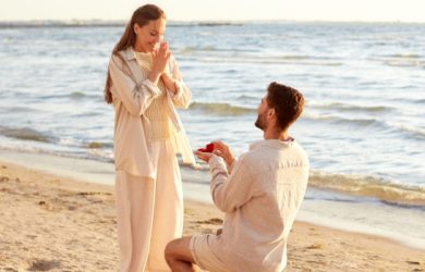 28 Unforgettable Marriage Proposal Ideas on the Beach