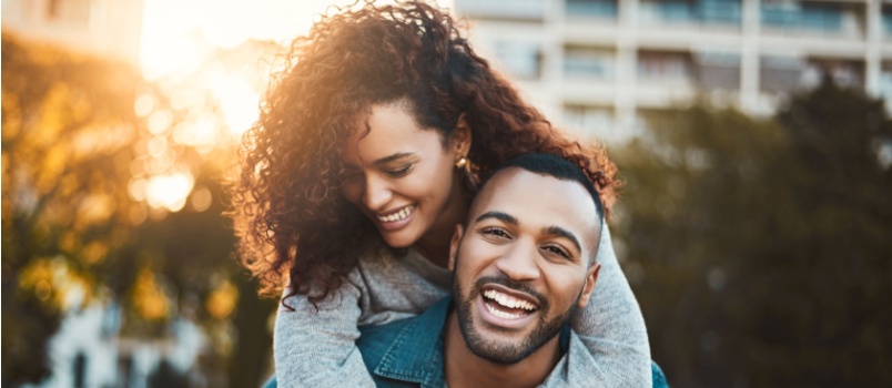 Young couple having fun in the city